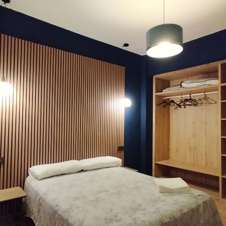 Segundo Antolin Yellow Door Ponferrada Dış mekan fotoğraf