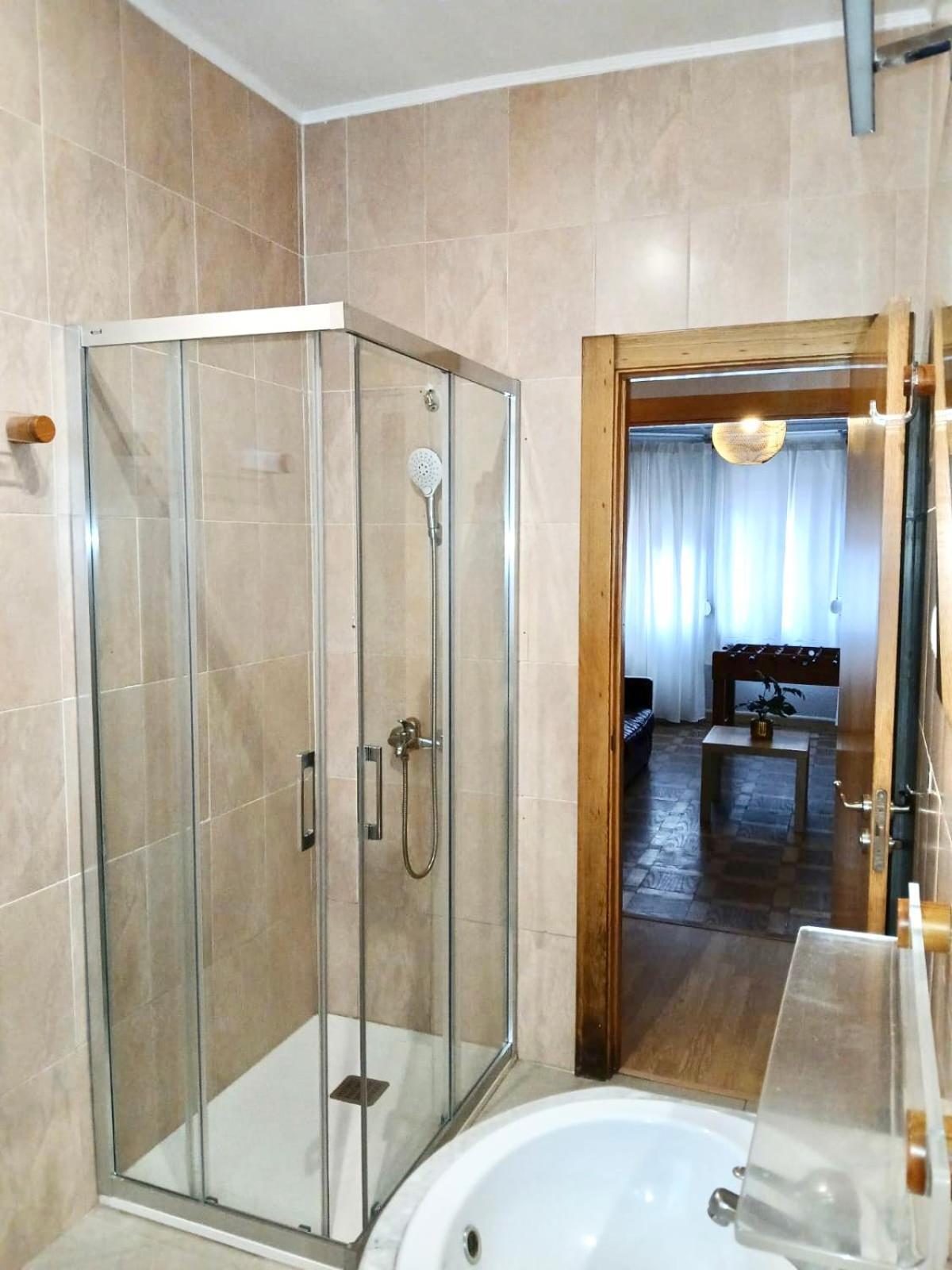 Segundo Antolin Yellow Door Ponferrada Dış mekan fotoğraf